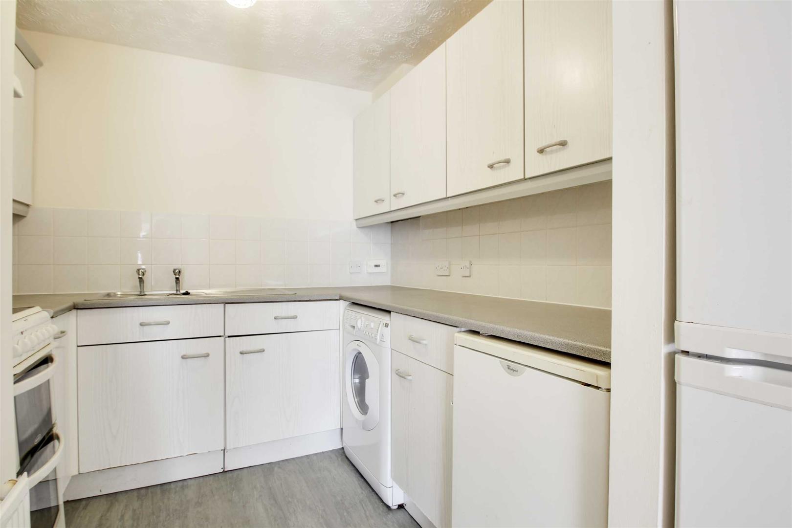 1 bed property in North Row, Milton Keynes